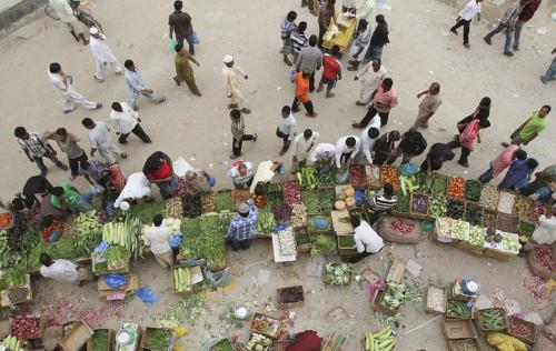 迪拜是出国打工的天堂？看一看真实的迪拜